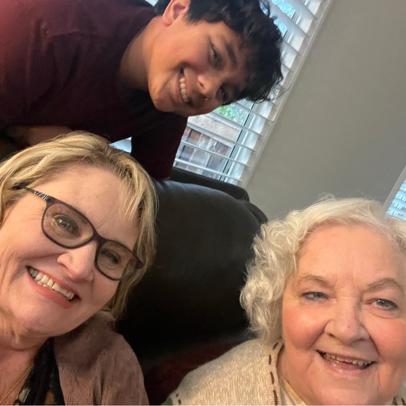 Meet your Posher, Tricia! - Picture 9 of 11